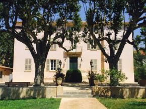 Гостиница La Bastide des Anglades  Йере